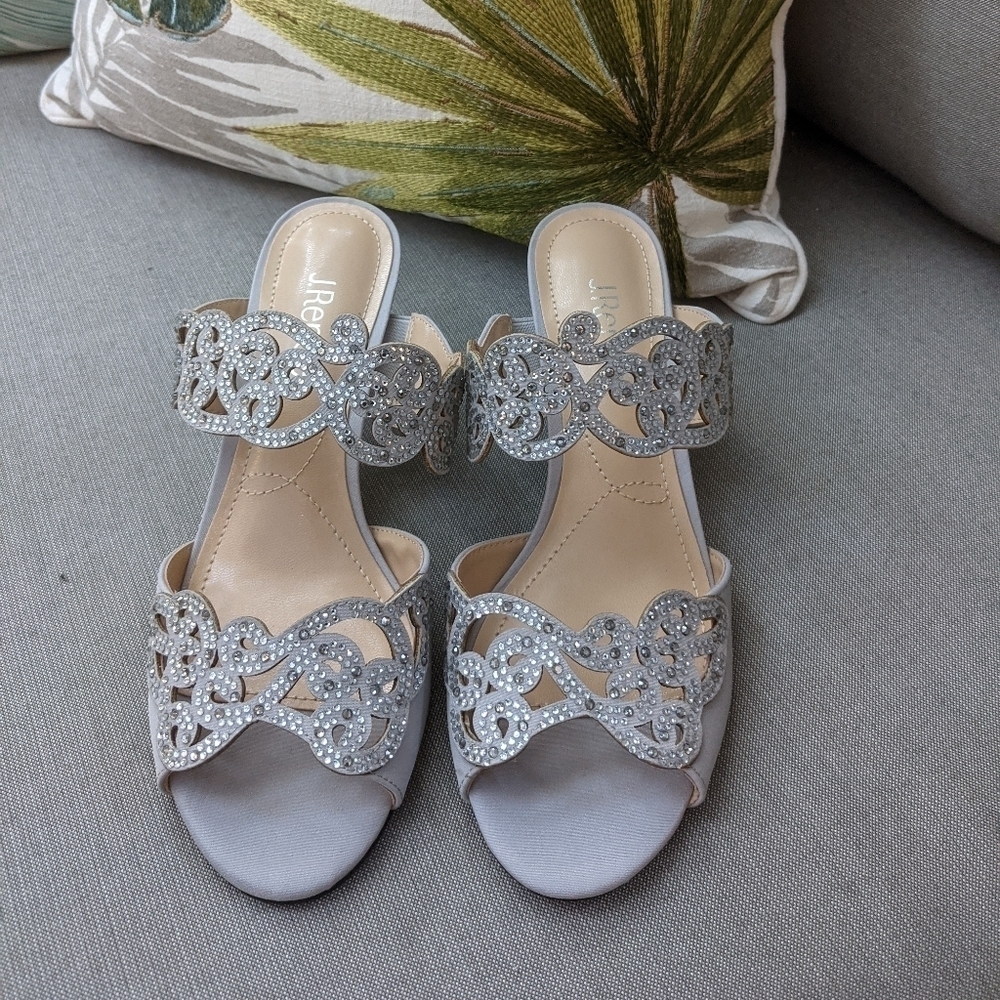 J. Renee Francie Silver Low Heel‎ Sandals 7 New